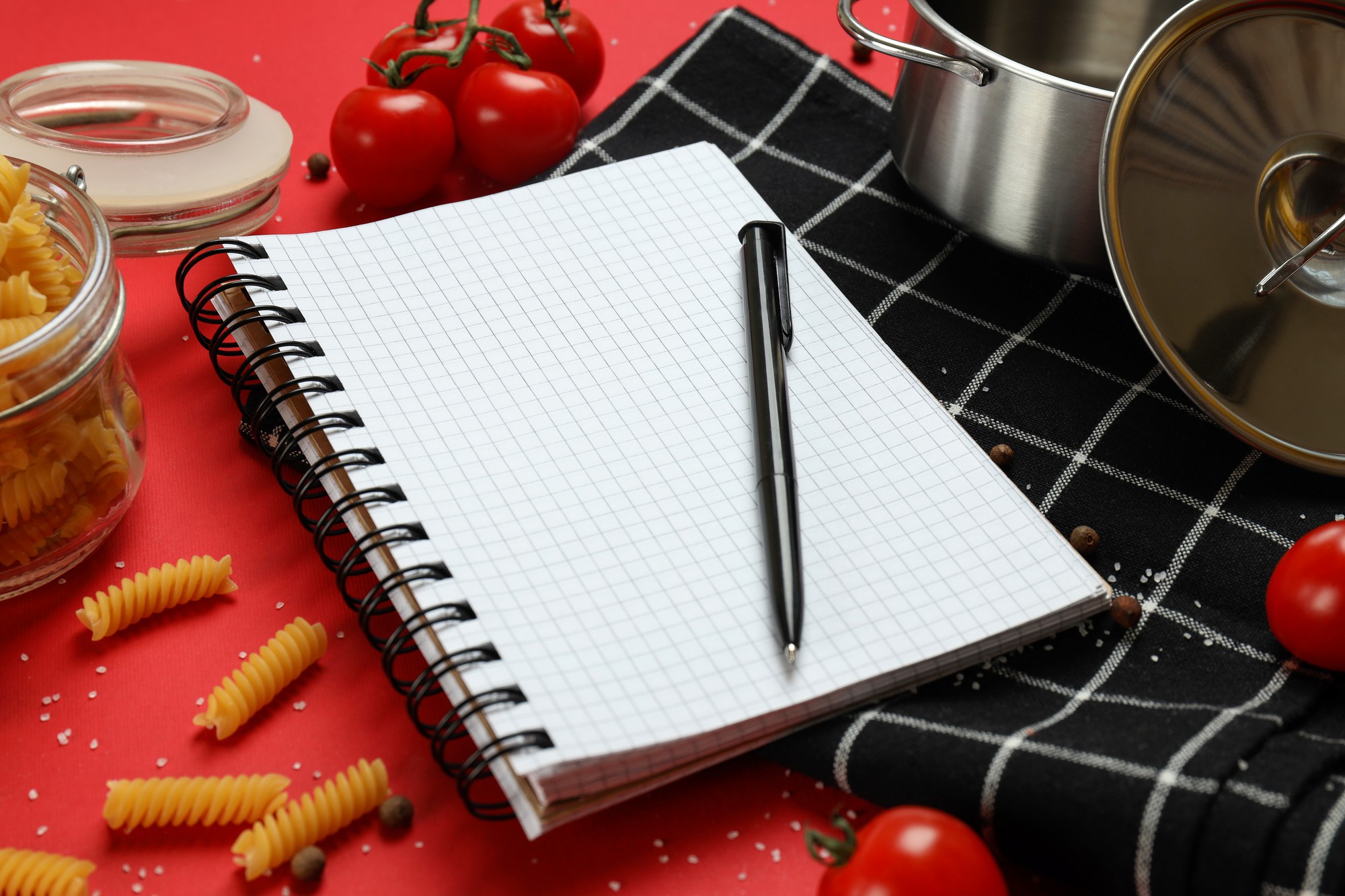 Mini visuale corso: tavolo di lavoro e quaderno